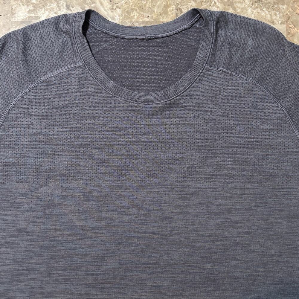 Lululemon Shirt Mens Large Grey Metal Vent Tech Short Sleeve Gym Performance